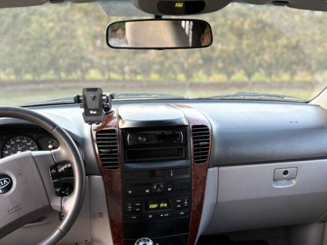 Чорний Кіа Соренто, об'ємом двигуна 2.5 л та пробігом 200 тис. км за 2143 $, фото 5 на Automoto.ua