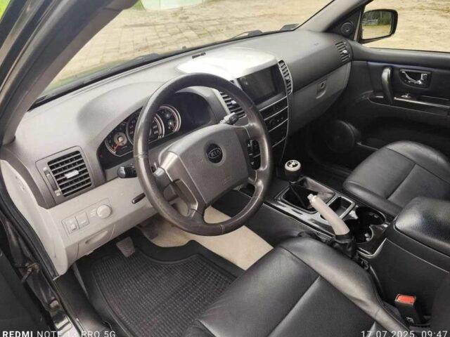 Чорний Кіа Соренто, об'ємом двигуна 2.5 л та пробігом 276 тис. км за 3028 $, фото 1 на Automoto.ua