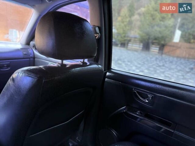 Черный Киа Соренто, объемом двигателя 2.5 л и пробегом 208 тыс. км за 8200 $, фото 60 на Automoto.ua