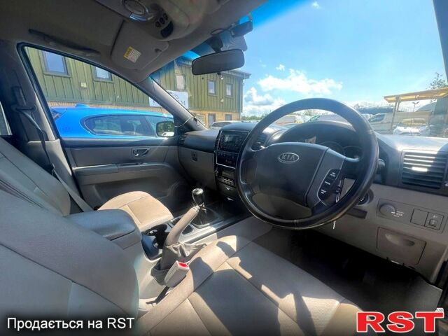 Черный Киа Соренто, объемом двигателя 2.5 л и пробегом 97 тыс. км за 4700 $, фото 5 на Automoto.ua