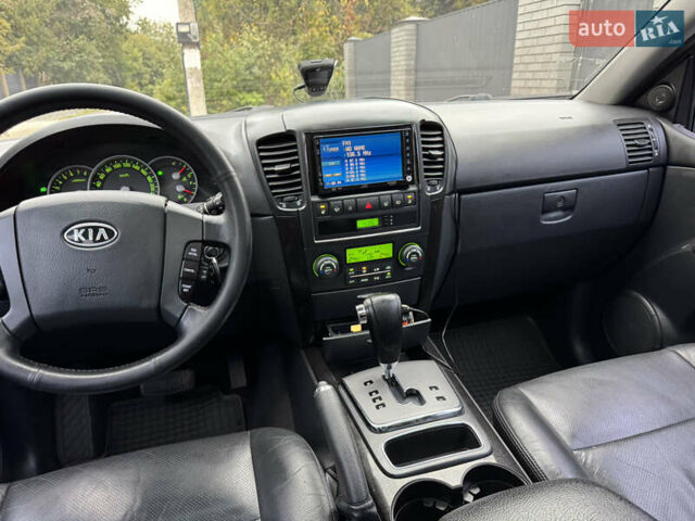 Чорний Кіа Соренто, об'ємом двигуна 3.3 л та пробігом 167 тис. км за 8500 $, фото 43 на Automoto.ua