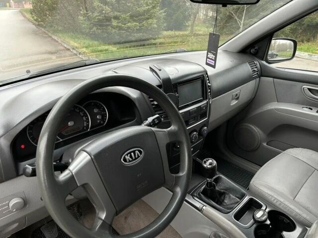 Черный Киа Соренто, объемом двигателя 2.5 л и пробегом 277 тыс. км за 2850 $, фото 7 на Automoto.ua