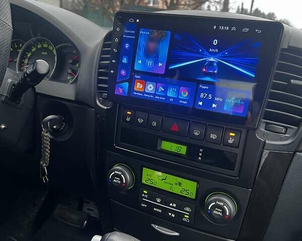 Чорний Кіа Соренто, об'ємом двигуна 2.5 л та пробігом 240 тис. км за 8450 $, фото 4 на Automoto.ua