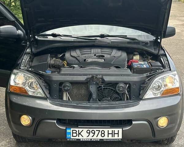 Чорний Кіа Соренто, об'ємом двигуна 2.5 л та пробігом 256 тис. км за 8500 $, фото 31 на Automoto.ua