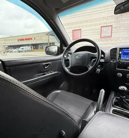 Чорний Кіа Соренто, об'ємом двигуна 2.5 л та пробігом 220 тис. км за 7000 $, фото 5 на Automoto.ua