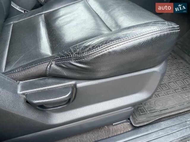 Черный Киа Соренто, объемом двигателя 2.5 л и пробегом 203 тыс. км за 8700 $, фото 23 на Automoto.ua