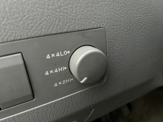 Черный Киа Соренто, объемом двигателя 2.5 л и пробегом 277 тыс. км за 2850 $, фото 12 на Automoto.ua