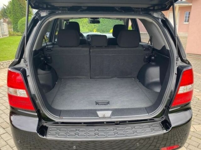 Черный Киа Соренто, объемом двигателя 2.5 л и пробегом 246 тыс. км за 3800 $, фото 8 на Automoto.ua