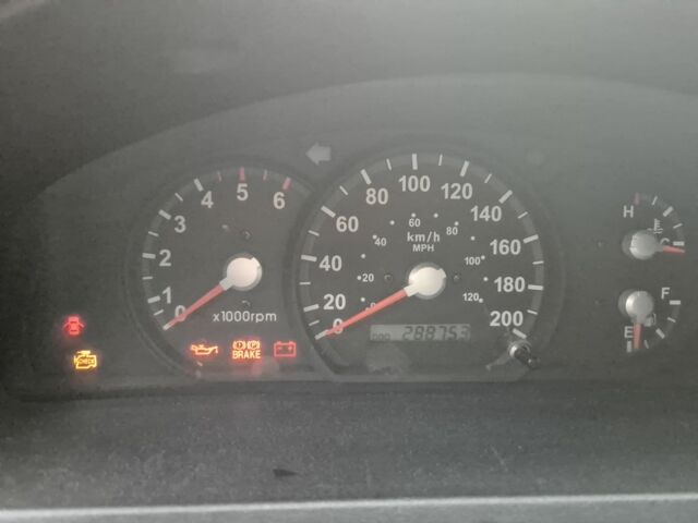 Черный Киа Соренто, объемом двигателя 2.5 л и пробегом 290 тыс. км за 4300 $, фото 10 на Automoto.ua