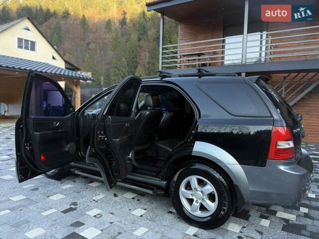 Черный Киа Соренто, объемом двигателя 2.5 л и пробегом 208 тыс. км за 8200 $, фото 85 на Automoto.ua