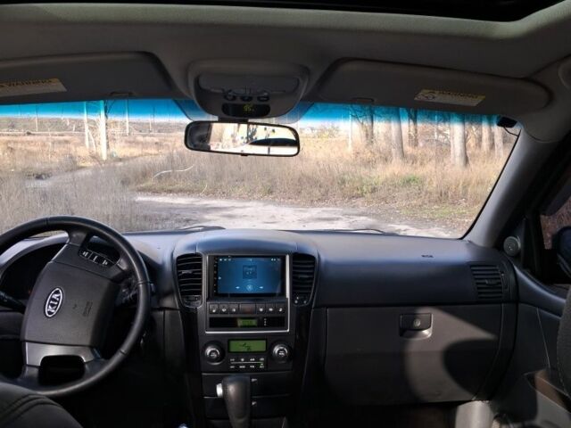 Чорний Кіа Соренто, об'ємом двигуна 2.5 л та пробігом 282 тис. км за 8450 $, фото 6 на Automoto.ua