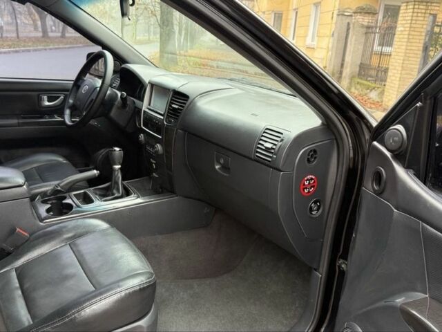 Черный Киа Соренто, объемом двигателя 2.5 л и пробегом 173 тыс. км за 9500 $, фото 11 на Automoto.ua