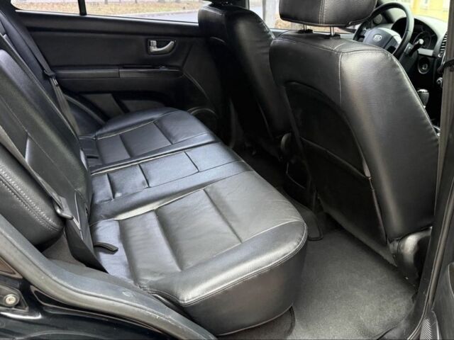 Черный Киа Соренто, объемом двигателя 2.5 л и пробегом 173 тыс. км за 9500 $, фото 18 на Automoto.ua