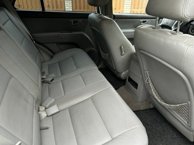 Черный Киа Соренто, объемом двигателя 2.5 л и пробегом 277 тыс. км за 2850 $, фото 9 на Automoto.ua