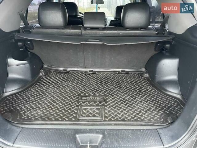 Черный Киа Соренто, объемом двигателя 2.5 л и пробегом 203 тыс. км за 8700 $, фото 15 на Automoto.ua