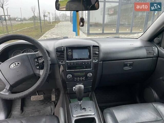 Черный Киа Соренто, объемом двигателя 2.5 л и пробегом 203 тыс. км за 8700 $, фото 10 на Automoto.ua
