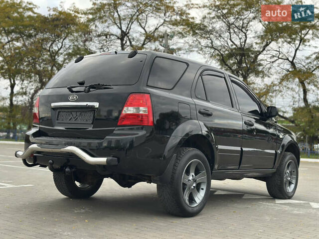 Черный Киа Соренто, объемом двигателя 2.5 л и пробегом 299 тыс. км за 5399 $, фото 3 на Automoto.ua