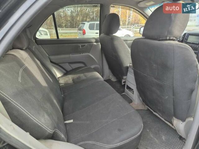 Черный Киа Соренто, объемом двигателя 2.5 л и пробегом 350 тыс. км за 3700 $, фото 17 на Automoto.ua