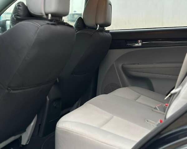 Черный Киа Соренто, объемом двигателя 2.36 л и пробегом 235 тыс. км за 8700 $, фото 43 на Automoto.ua
