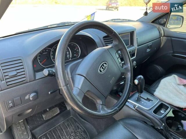 Черный Киа Соренто, объемом двигателя 2.5 л и пробегом 175 тыс. км за 12500 $, фото 16 на Automoto.ua