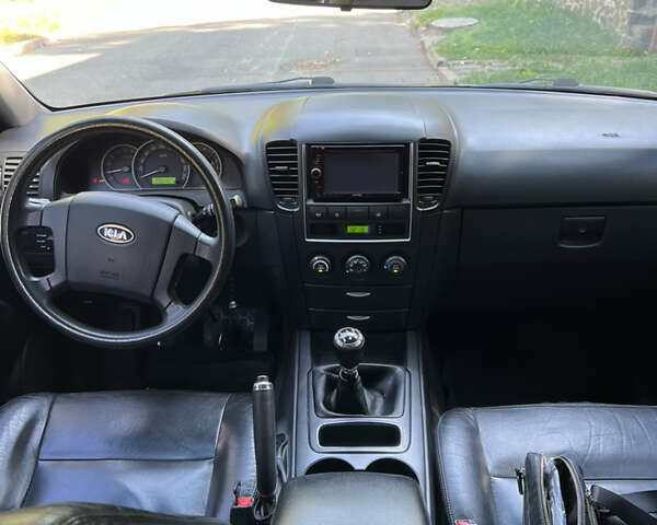Черный Киа Соренто, объемом двигателя 2.5 л и пробегом 228 тыс. км за 9500 $, фото 15 на Automoto.ua