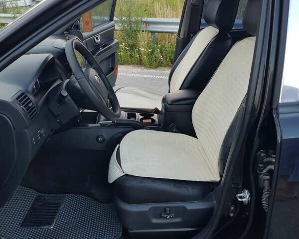 Чорний Кіа Соренто, об'ємом двигуна 2.5 л та пробігом 300 тис. км за 8400 $, фото 14 на Automoto.ua