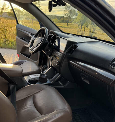 Черный Киа Соренто, объемом двигателя 2.2 л и пробегом 210 тыс. км за 12300 $, фото 10 на Automoto.ua