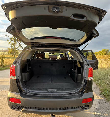 Черный Киа Соренто, объемом двигателя 2.2 л и пробегом 210 тыс. км за 12300 $, фото 4 на Automoto.ua