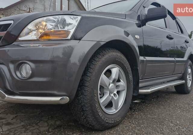 Чорний Кіа Соренто, об'ємом двигуна 2.5 л та пробігом 208 тис. км за 7800 $, фото 18 на Automoto.ua