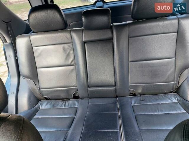 Черный Киа Соренто, объемом двигателя 2.5 л и пробегом 197 тыс. км за 10000 $, фото 12 на Automoto.ua