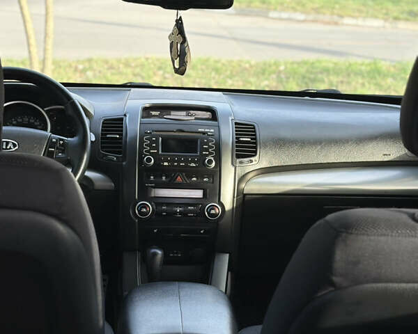 Чорний Кіа Соренто, об'ємом двигуна 2.2 л та пробігом 270 тис. км за 11650 $, фото 12 на Automoto.ua