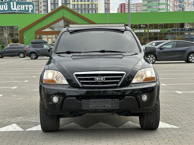 Черный Киа Соренто, объемом двигателя 2.5 л и пробегом 300 тыс. км за 5399 $, фото 3 на Automoto.ua