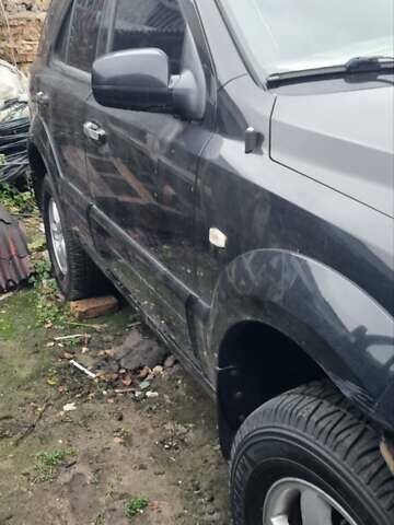 Черный Киа Соренто, объемом двигателя 2.5 л и пробегом 300 тыс. км за 4600 $, фото 14 на Automoto.ua