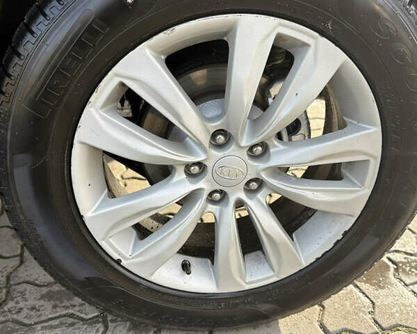 Чорний Кіа Соренто, об'ємом двигуна 2.2 л та пробігом 270 тис. км за 11650 $, фото 11 на Automoto.ua