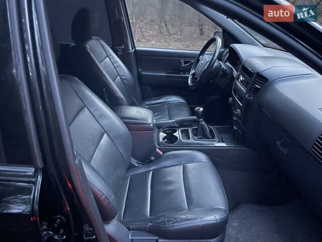 Черный Киа Соренто, объемом двигателя 2.5 л и пробегом 200 тыс. км за 5200 $, фото 9 на Automoto.ua