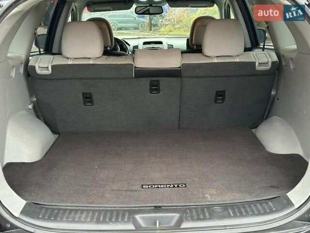 Черный Киа Соренто, объемом двигателя 2.36 л и пробегом 235 тыс. км за 8700 $, фото 44 на Automoto.ua
