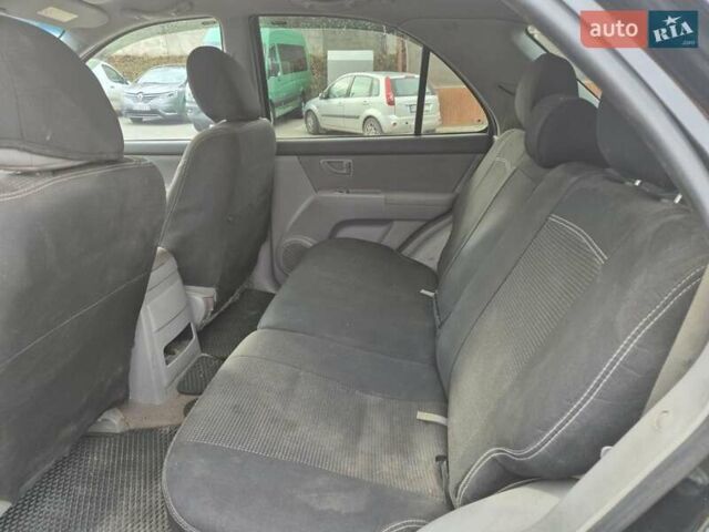 Черный Киа Соренто, объемом двигателя 2.5 л и пробегом 350 тыс. км за 3700 $, фото 13 на Automoto.ua