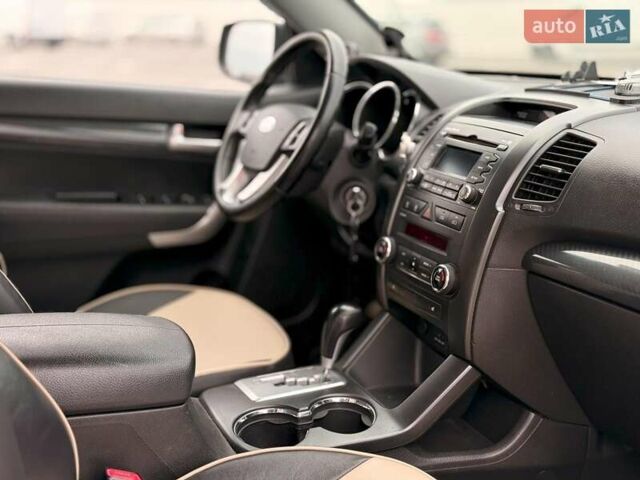 Черный Киа Соренто, объемом двигателя 2.2 л и пробегом 204 тыс. км за 12490 $, фото 15 на Automoto.ua