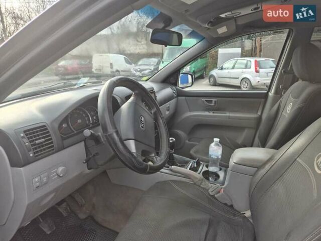 Черный Киа Соренто, объемом двигателя 2.5 л и пробегом 350 тыс. км за 3700 $, фото 15 на Automoto.ua