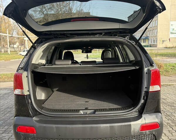 Чорний Кіа Соренто, об'ємом двигуна 2.2 л та пробігом 270 тис. км за 11650 $, фото 6 на Automoto.ua