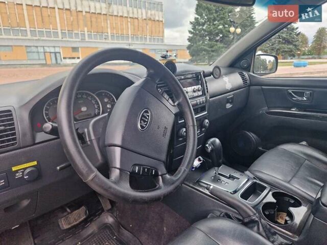 Черный Киа Соренто, объемом двигателя 2.5 л и пробегом 250 тыс. км за 6000 $, фото 6 на Automoto.ua