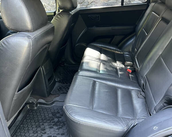 Черный Киа Соренто, объемом двигателя 2.5 л и пробегом 228 тыс. км за 9500 $, фото 22 на Automoto.ua