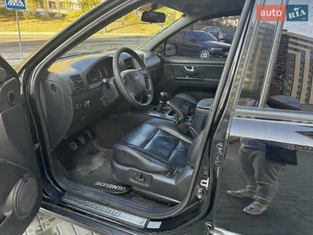 Чорний Кіа Соренто, об'ємом двигуна 2.5 л та пробігом 310 тис. км за 6900 $, фото 8 на Automoto.ua