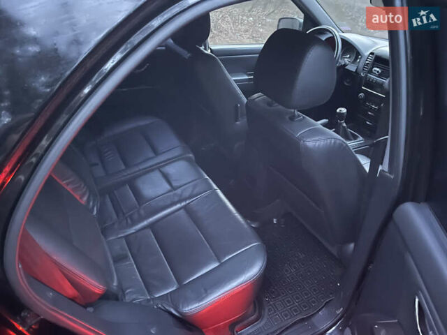 Черный Киа Соренто, объемом двигателя 2.5 л и пробегом 200 тыс. км за 5200 $, фото 8 на Automoto.ua