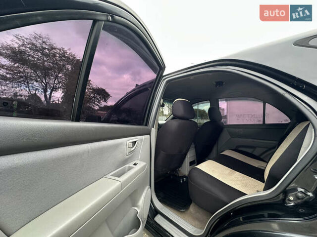 Черный Киа Соренто, объемом двигателя 2.5 л и пробегом 299 тыс. км за 5399 $, фото 22 на Automoto.ua