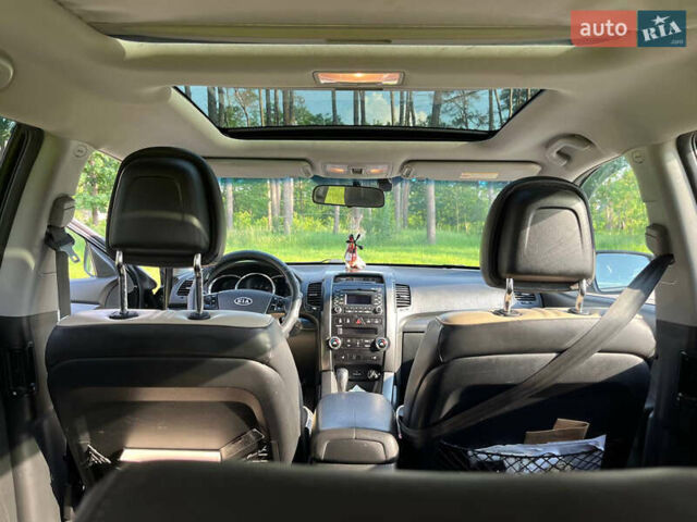 Черный Киа Соренто, объемом двигателя 2.2 л и пробегом 312 тыс. км за 11500 $, фото 10 на Automoto.ua