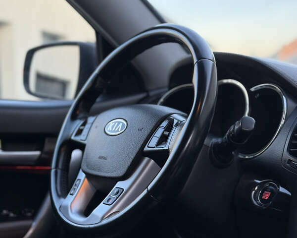 Чорний Кіа Соренто, об'ємом двигуна 2.2 л та пробігом 266 тис. км за 12850 $, фото 30 на Automoto.ua