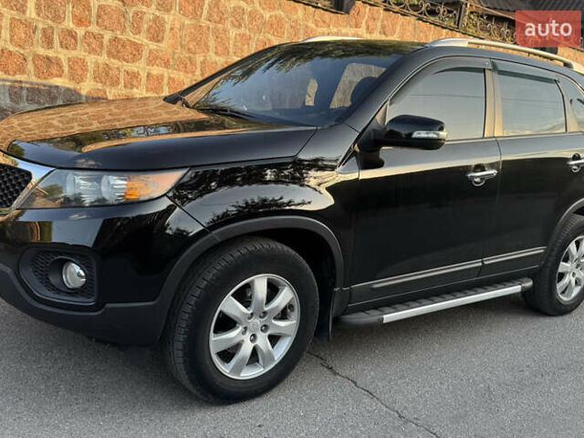 Чорний Кіа Соренто, об'ємом двигуна 2.4 л та пробігом 324 тис. км за 11500 $, фото 2 на Automoto.ua