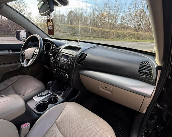 Черный Киа Соренто, объемом двигателя 2.2 л и пробегом 279 тыс. км за 11900 $, фото 17 на Automoto.ua