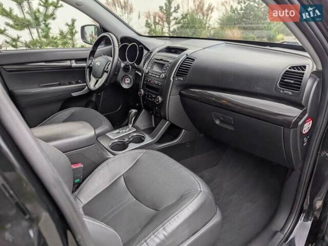 Черный Киа Соренто, объемом двигателя 2.2 л и пробегом 250 тыс. км за 12950 $, фото 46 на Automoto.ua
